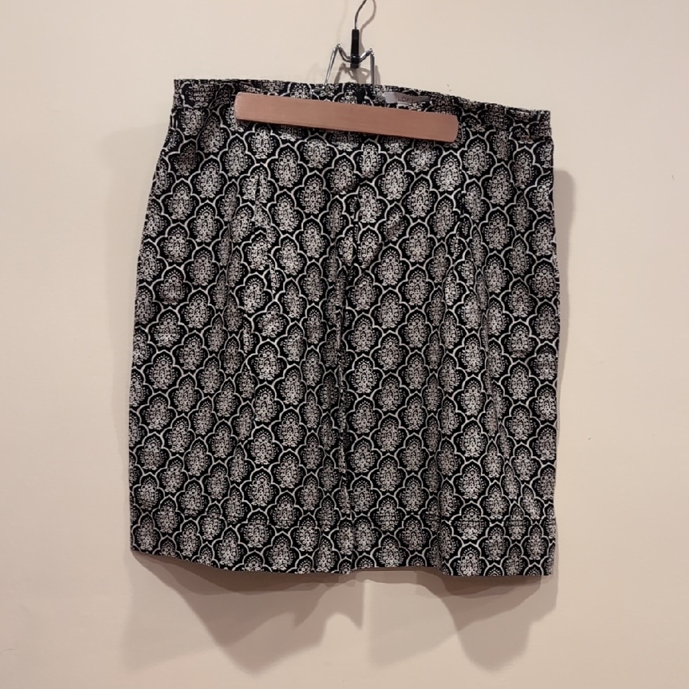 LOFT Black and White Patterned Pencil Skirt
